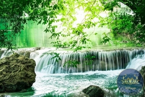 Tranh thác nước đẹp tươi xanh