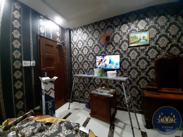 Thi công Giấy dán tường 3D phòng ngủ ở Tp,Thủ Đức Ấm Áp – Lãng Mạn – Hạnh Phúc