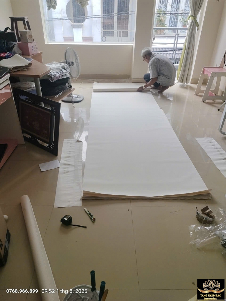quá trình thi công giấy dán tường